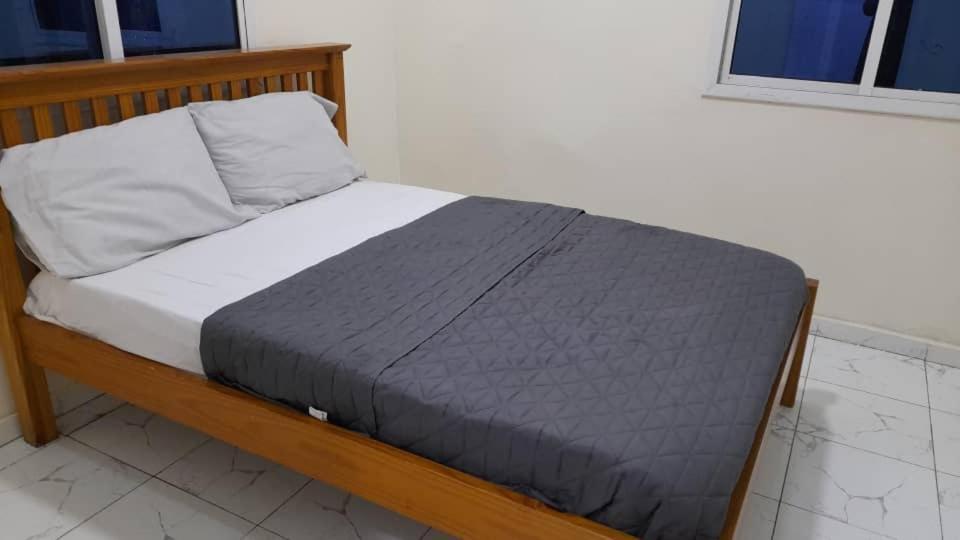 Matano Guest House Brikama ภายนอก รูปภาพ