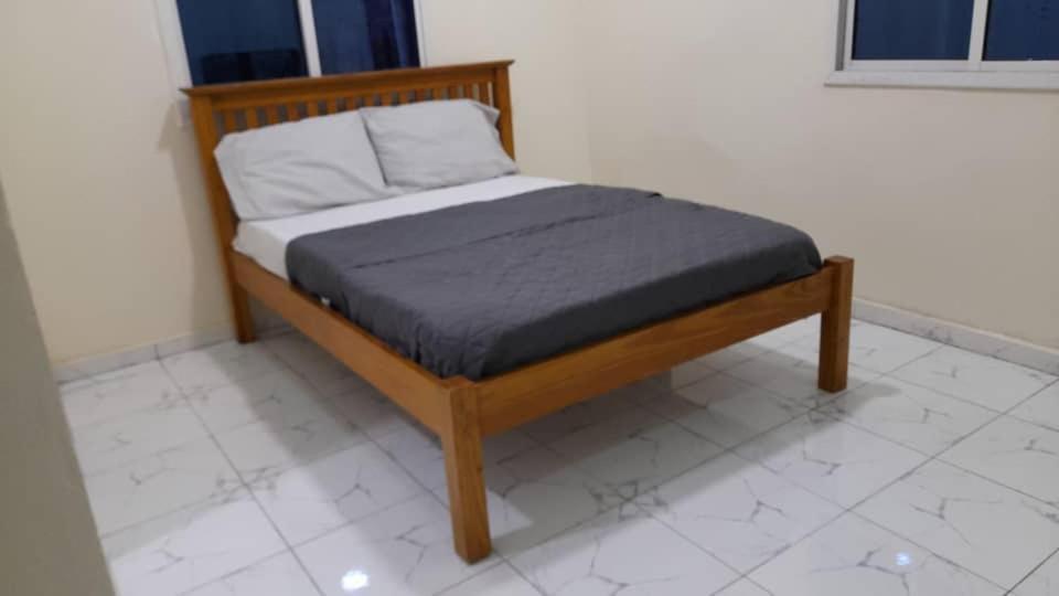 Matano Guest House Brikama ภายนอก รูปภาพ